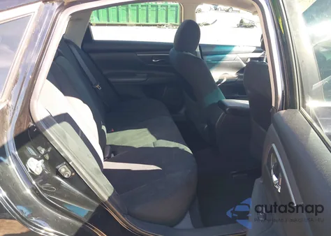 2015 Nissan Altima 2.5 S z USA, uszkodzony, nr VIN 1N4AL3AP5FN878372